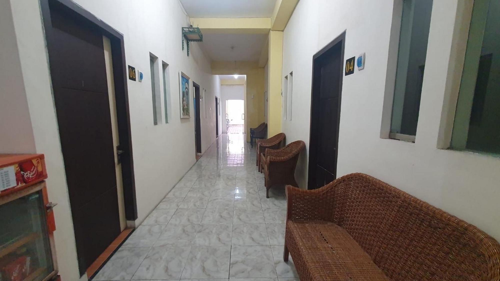 Reddoorz Syariah At Demasto Homestay Jembel Kültér fotó